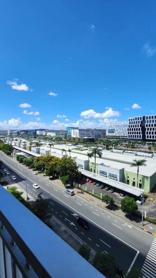 Ezbeds Mall Of Asia Manila Exteriör bild